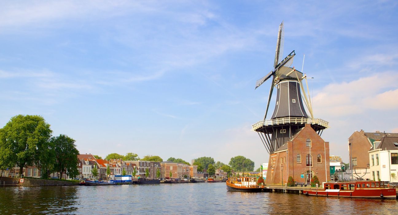 Belanda Muslim Traveler