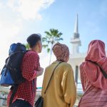 Belanja Oleh-Oleh Halal dan Khas: Petualangan Kuliner & Kenangan di Seluruh Dunia